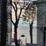 Superior Seaview דירה