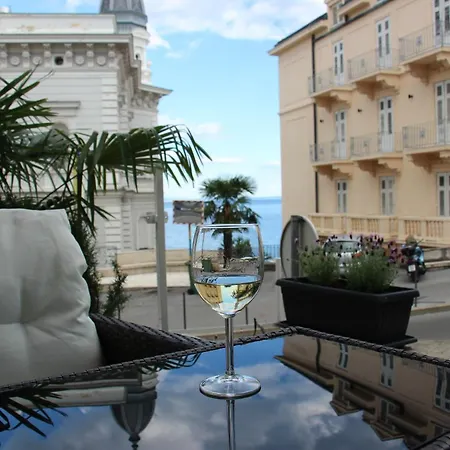 Superior Seaview *