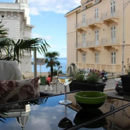 Superior Seaview Daire Opatija