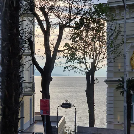 Superior Seaview Apartmán