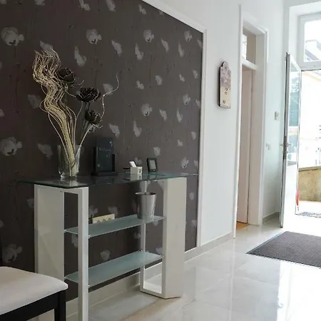 Superior Seaview Daire