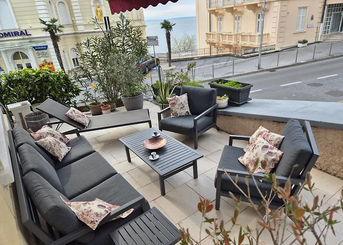 Superior Seaview Апартаменты *