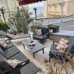 Superior Seaview Апартаменти *
